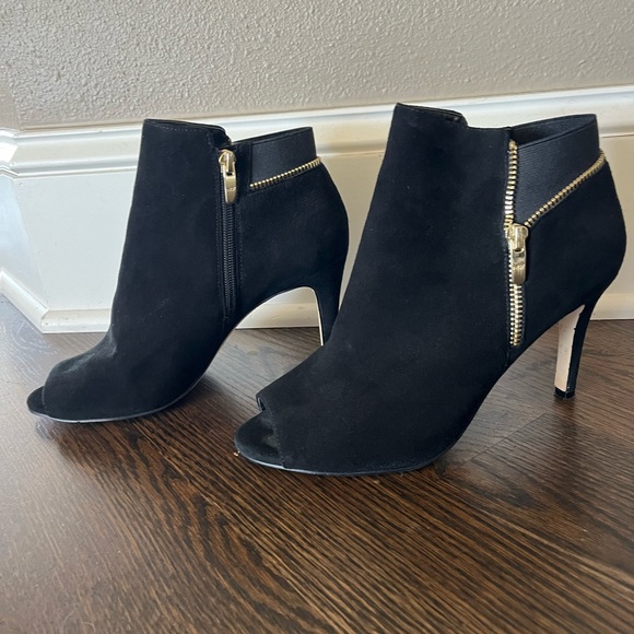 Marc Fischer 9.5 black heel gold zipper,3.5 inch leather/suede peep toe - Picture 5 of 14